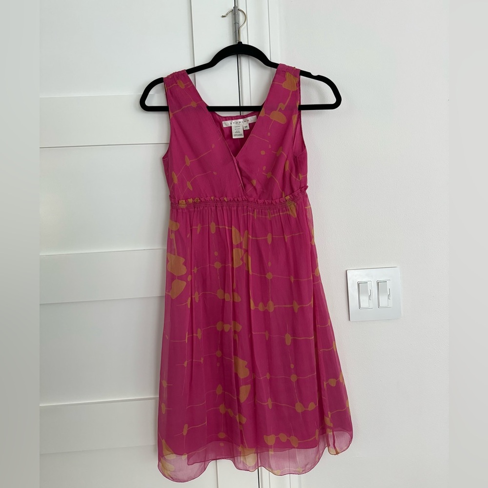 100% Silk dress. Size: XS - Studio M